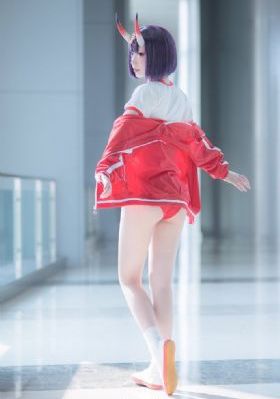 18少妇羞羞开腿白丝动漫_超清免费电视剧